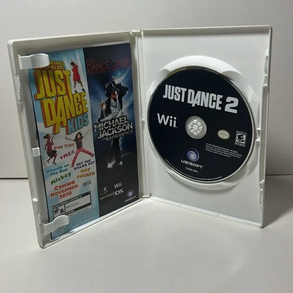 Wii Just Dance 2 game - Picture 2 of 3